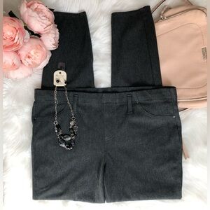 Time & Tru Stylish Grey Jeggings Size XL & NWT Necklace Set